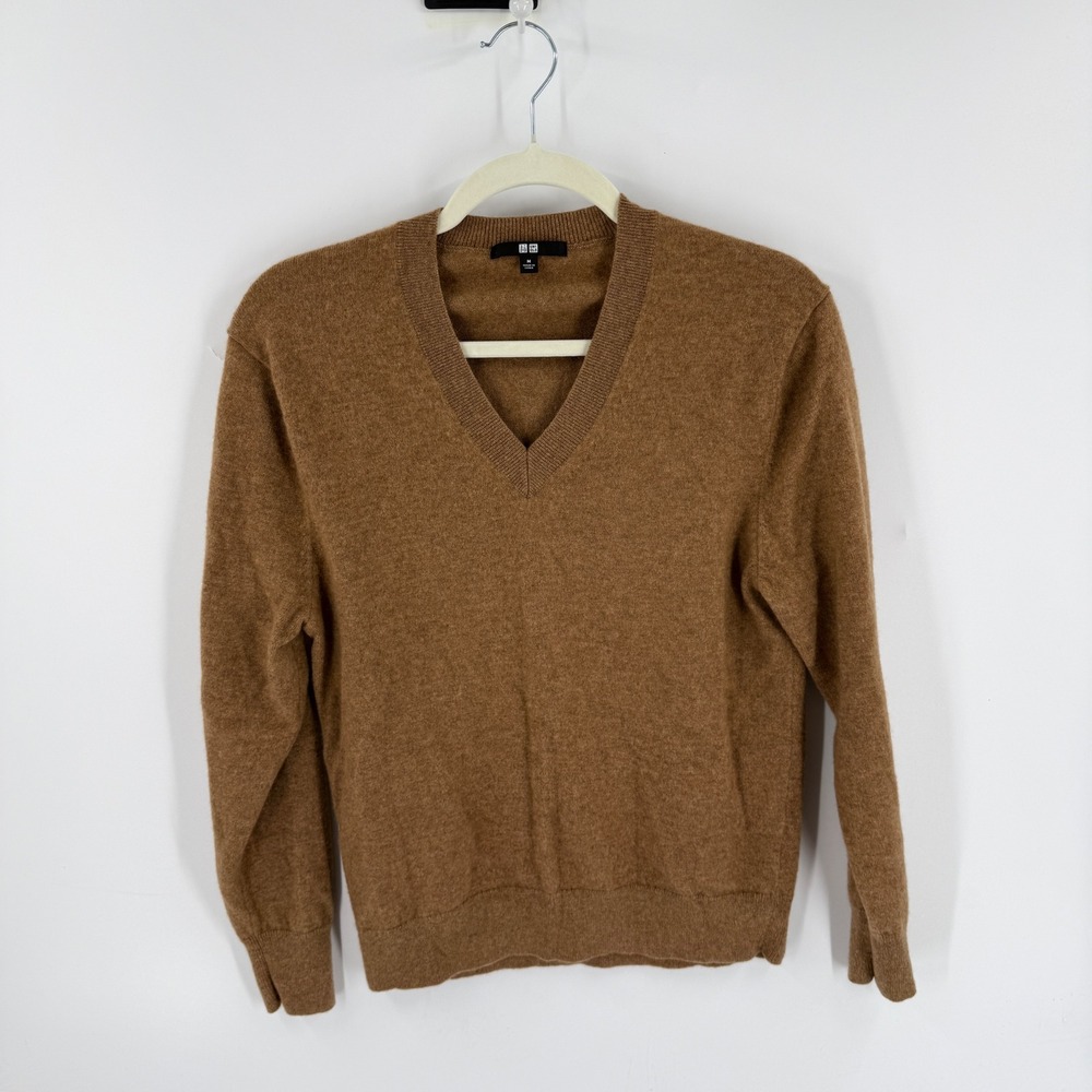 Uniqlo V-Neck Cashmere Sweater Brown Medium Minimalist Classic Layering Preppy